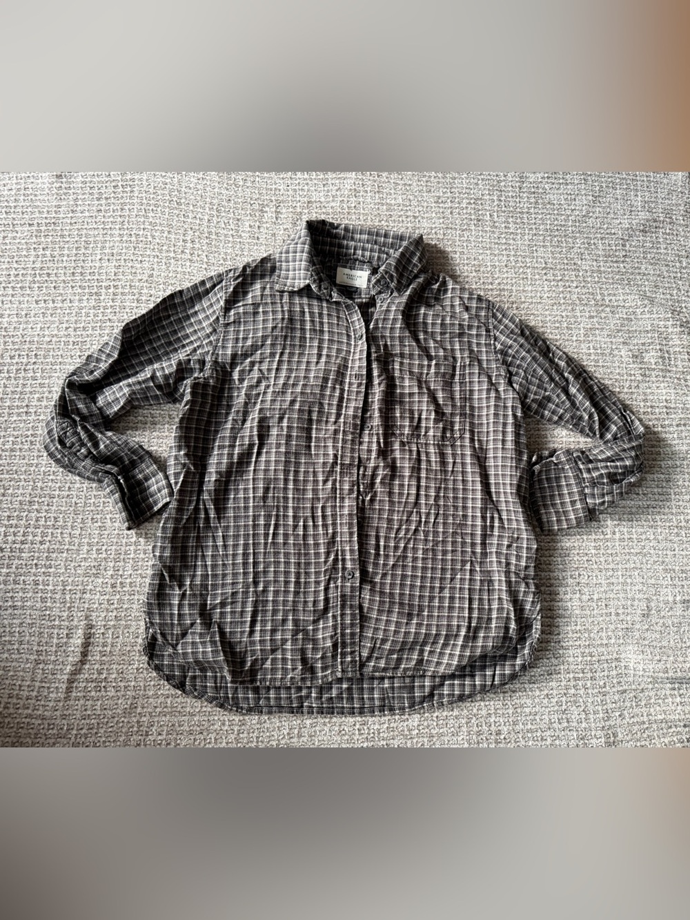 American Eagle  grey & White Plaid Button-Up Shirt flannel